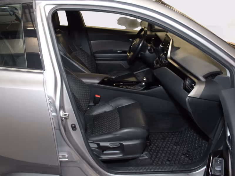 2020 Toyota C-HR LE