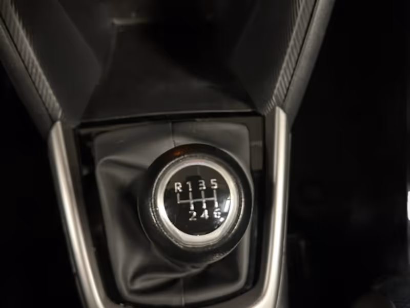 2020 Toyota Yaris Hatchback LE