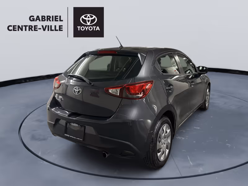2020 Toyota Yaris Hatchback LE