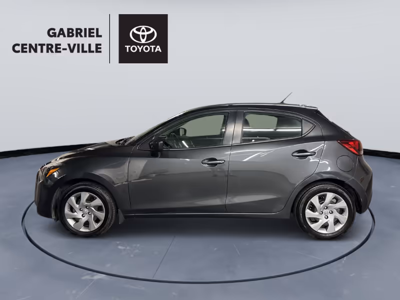 2020 Toyota Yaris Hatchback LE