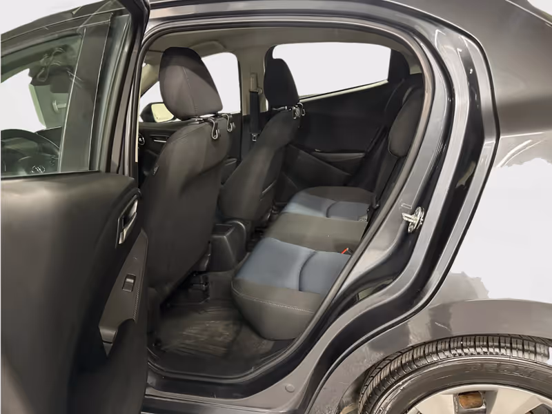 2020 Toyota Yaris Hatchback LE